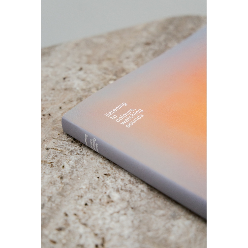 Listening to colours, watching sounds Listening to colours, watching sounds