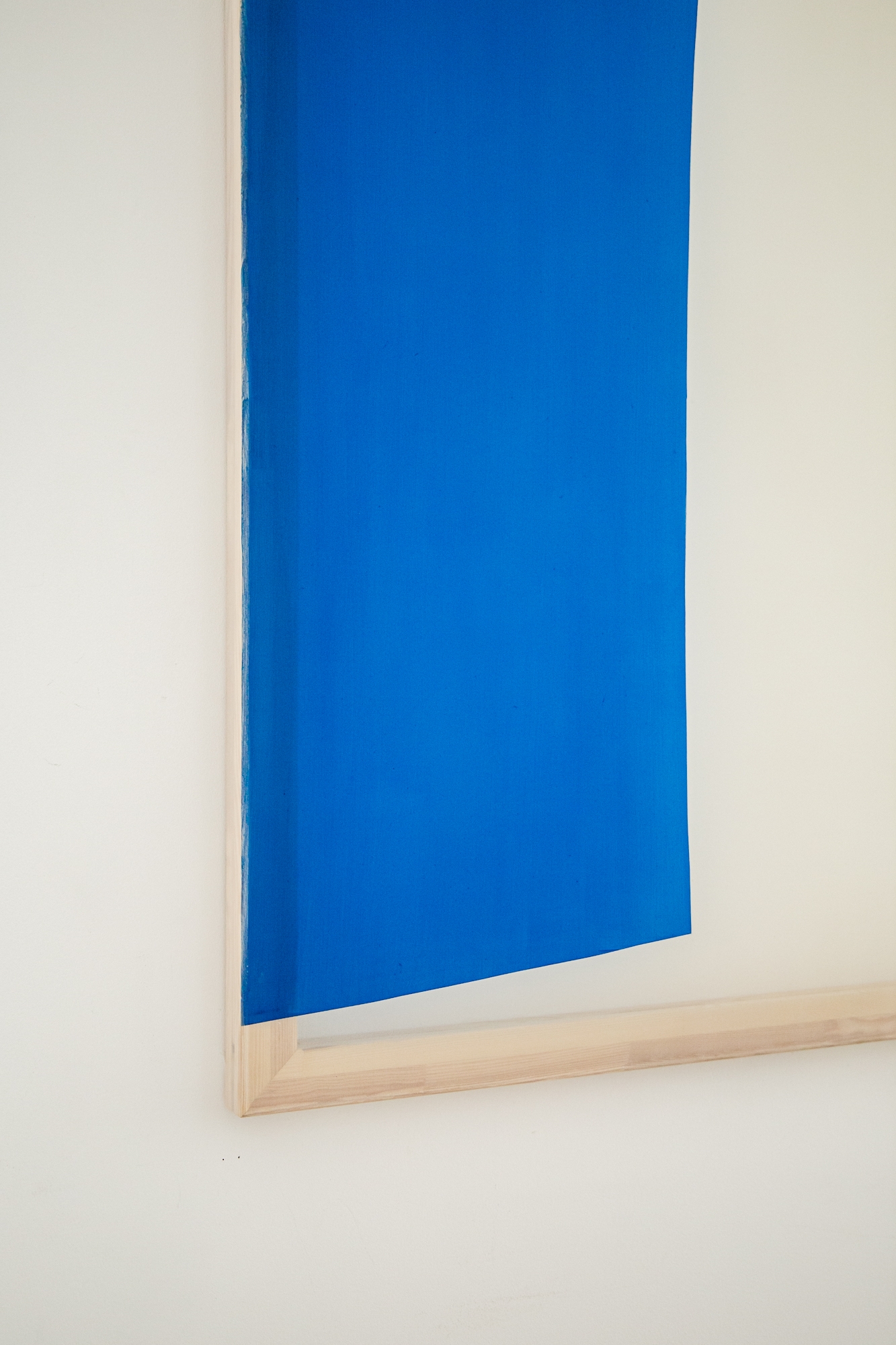 Composition of Blue - Pale pink