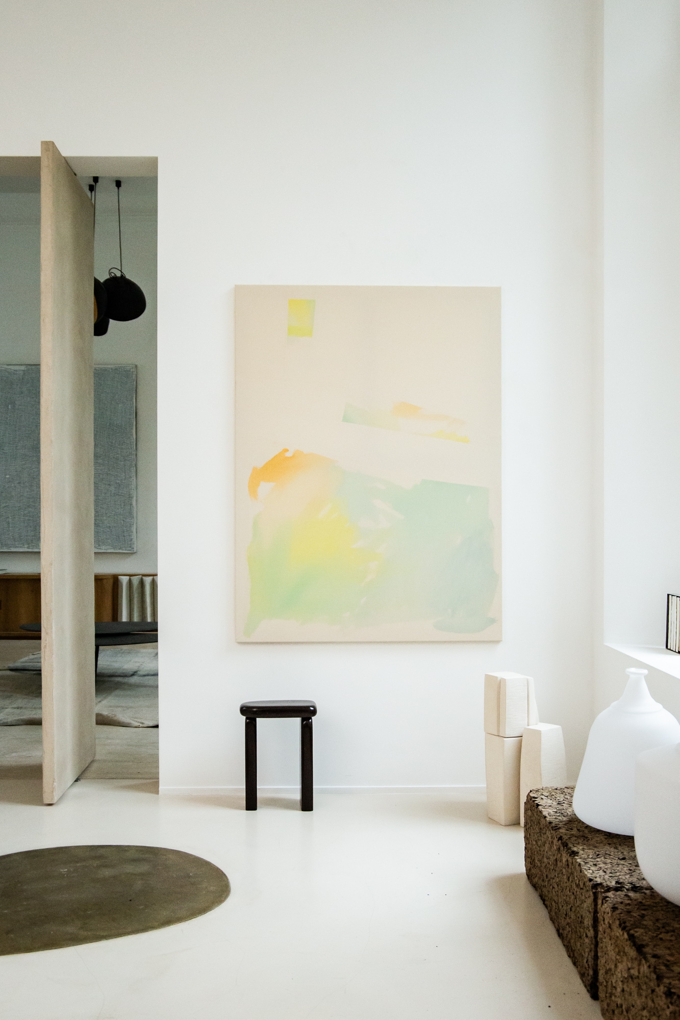 Fin d'été dans le jardin de la maison du bord de la mer