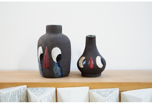 2 vases conversation