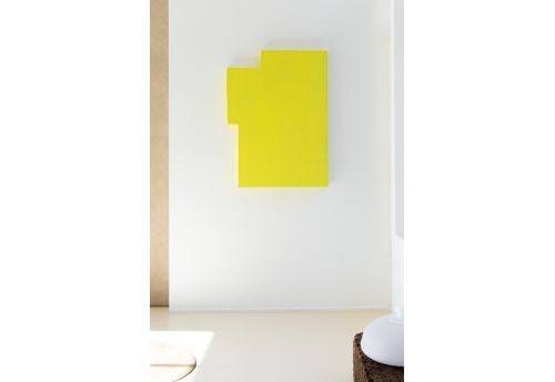 585 - Part of a yellow rectangle