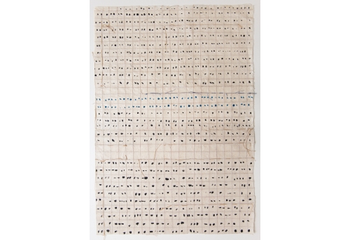 Écriture silencieuse encre noires et fils