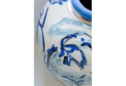 Bleues, jarre motifs floraux, col bleu