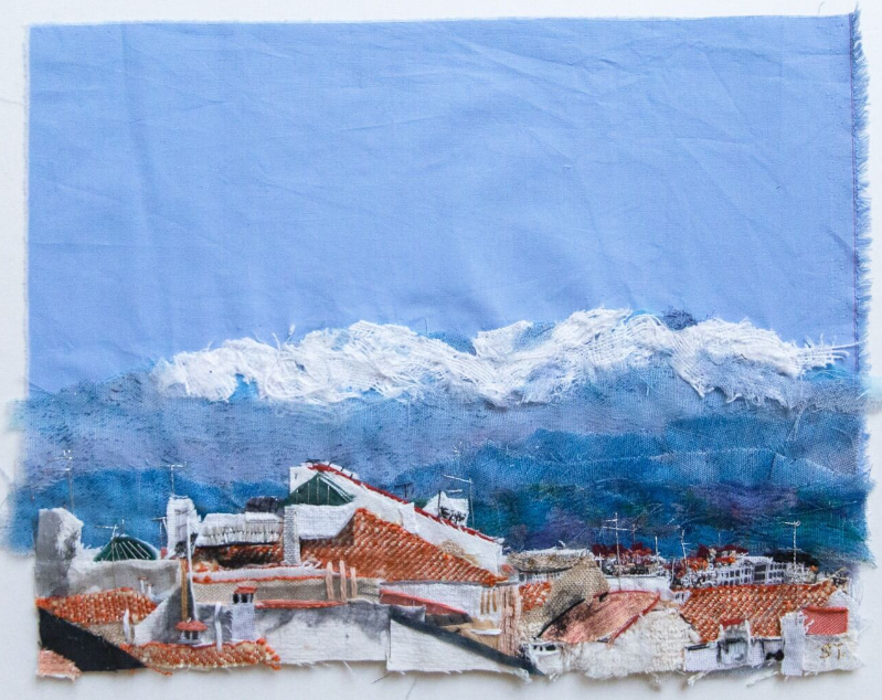 Le Canigou par-dessus les toits (de Perpignan)