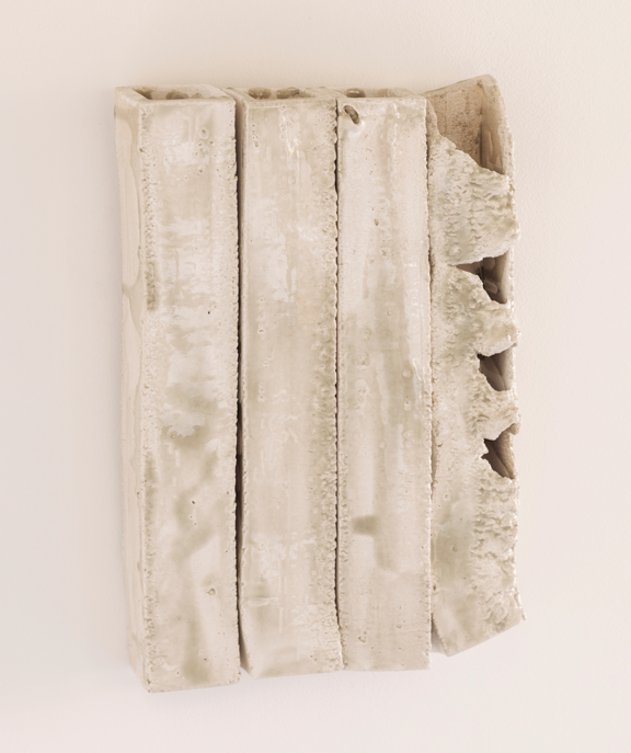 Echo ceramic wallpiece large 01