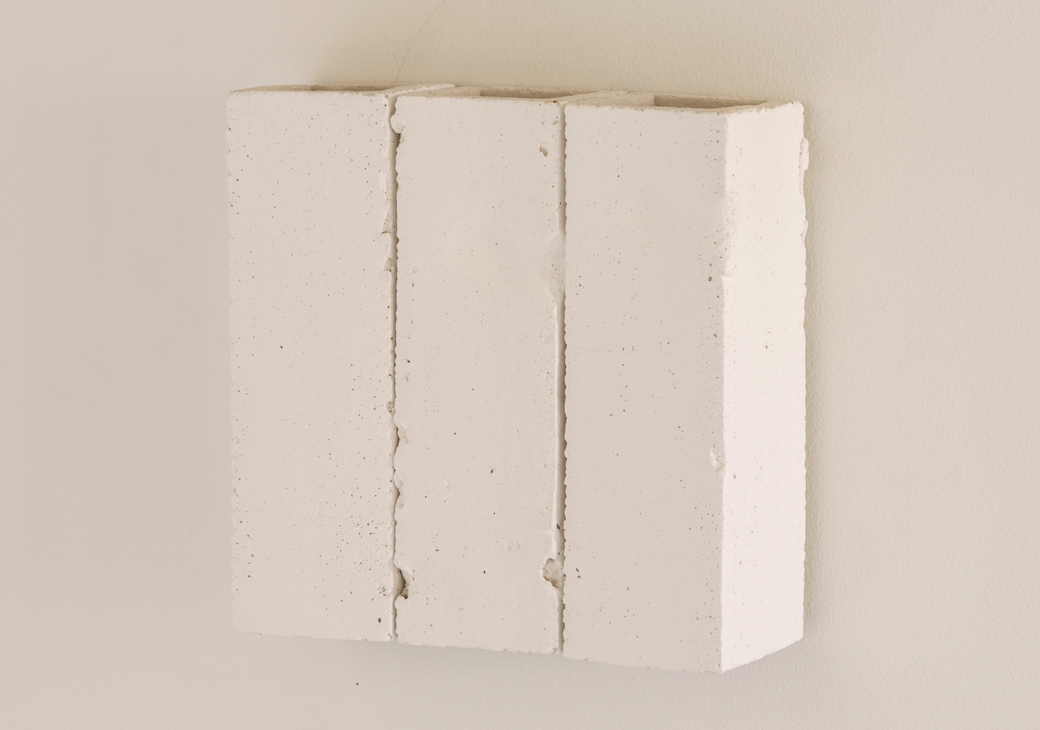 Echo ceramic wallpiece 08