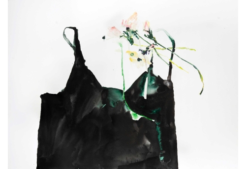 Fleurs et robe noire