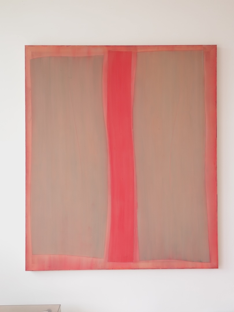 Vertical composition cherry red on blood orange on opal blue