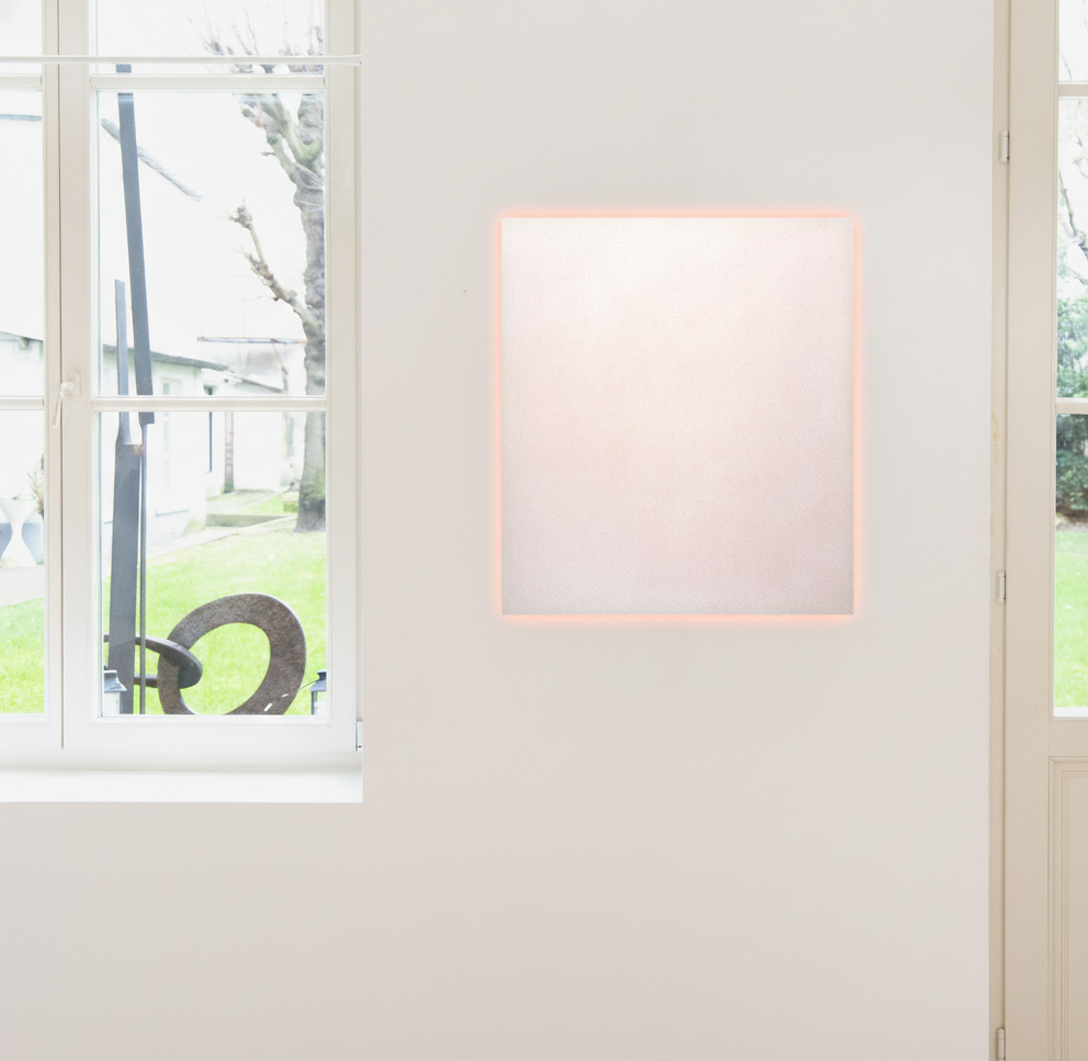 11224 - White writing