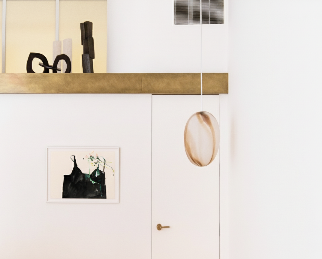 Fleurs et robe noire