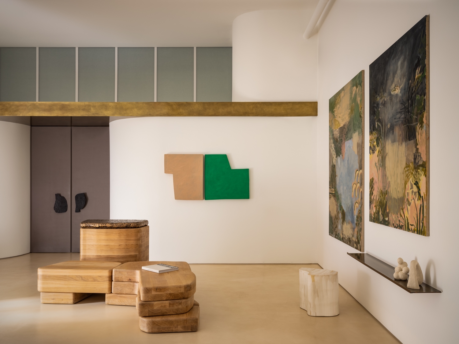 584 - Two pieces side by side