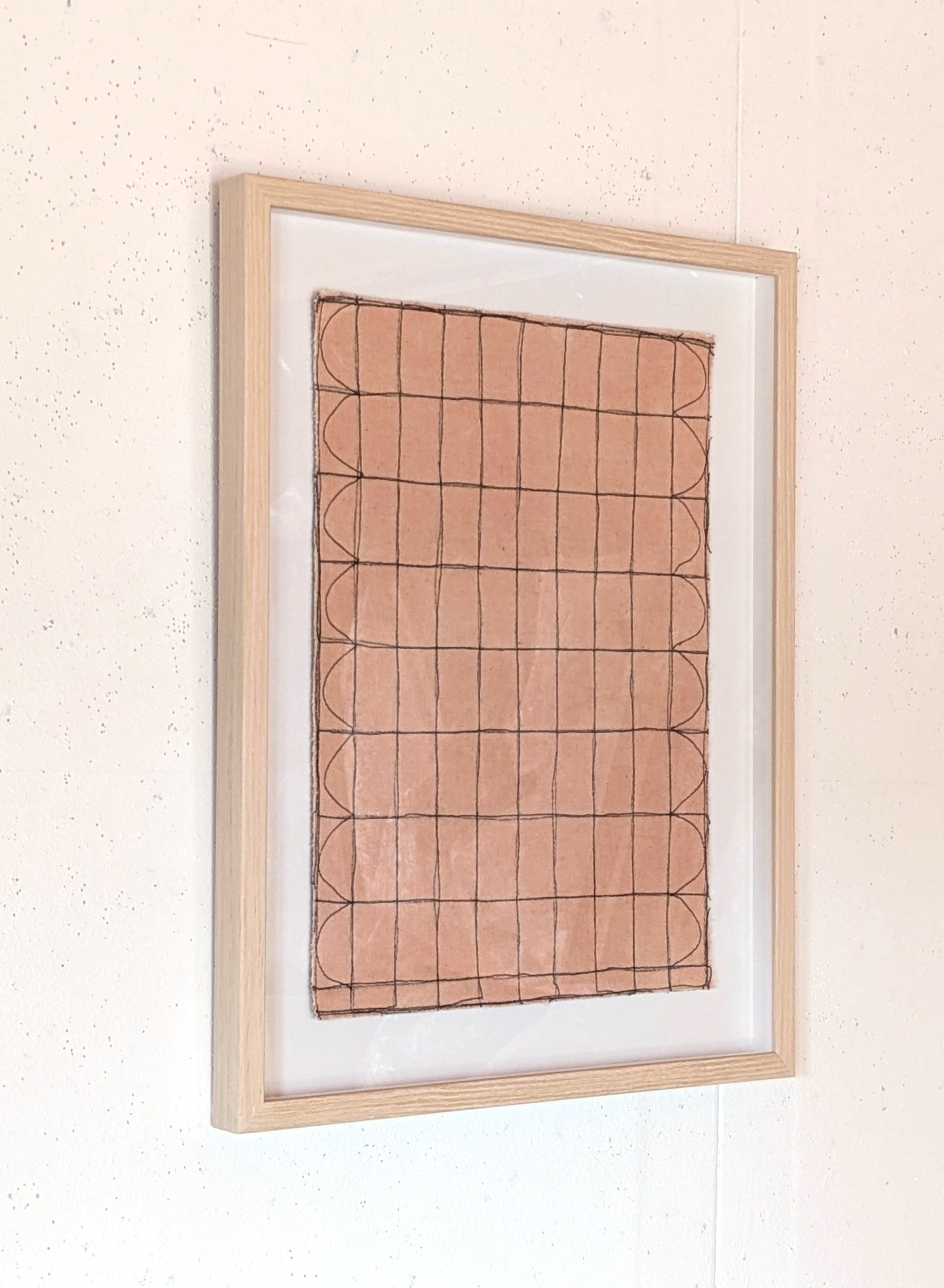 Dronuilleoga fuaite dathaithe i madar