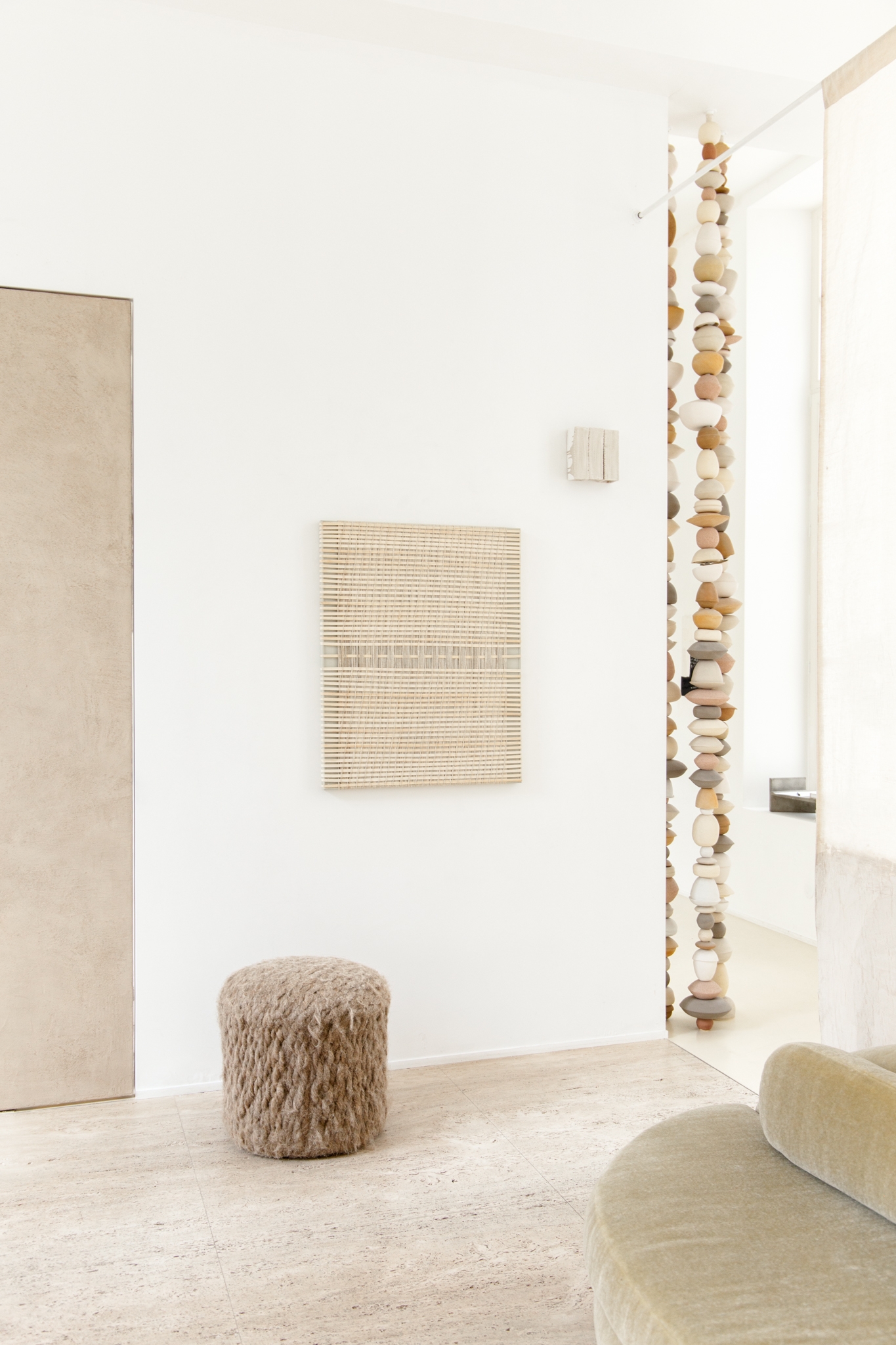 Echo ceramic wallpiece 04