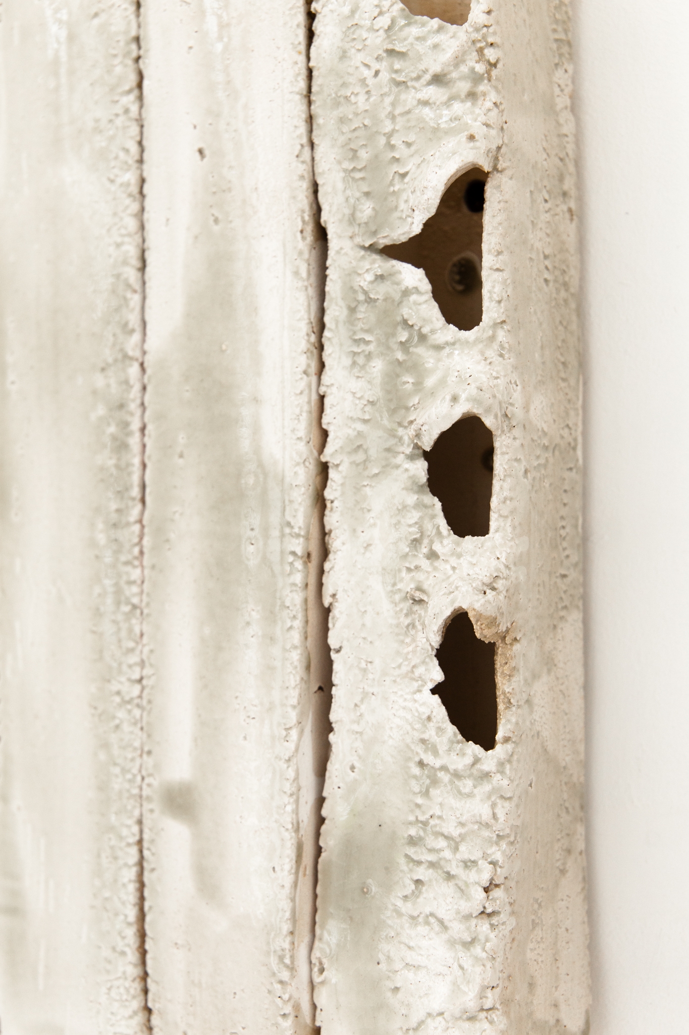 Echo ceramic wallpiece large 01