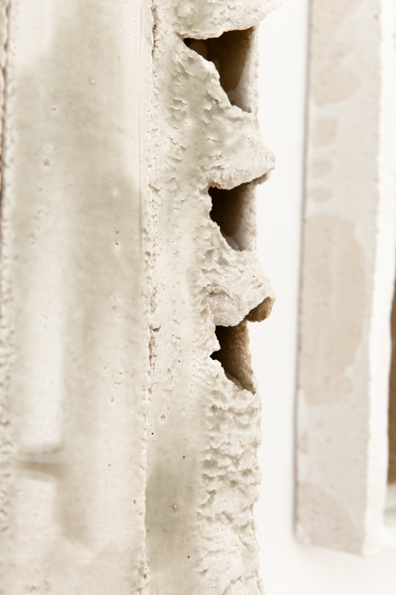 Echo ceramic wallpiece large 01