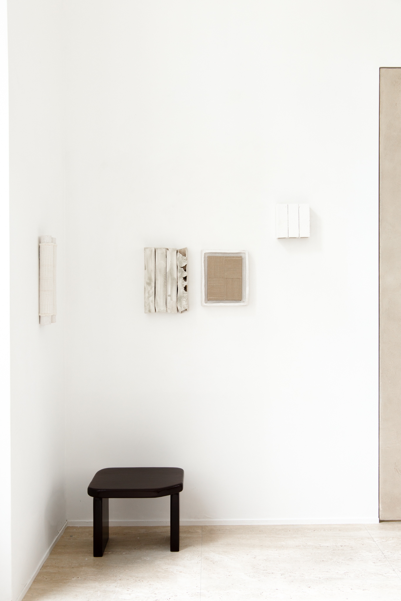 Echo ceramic wallpiece 08