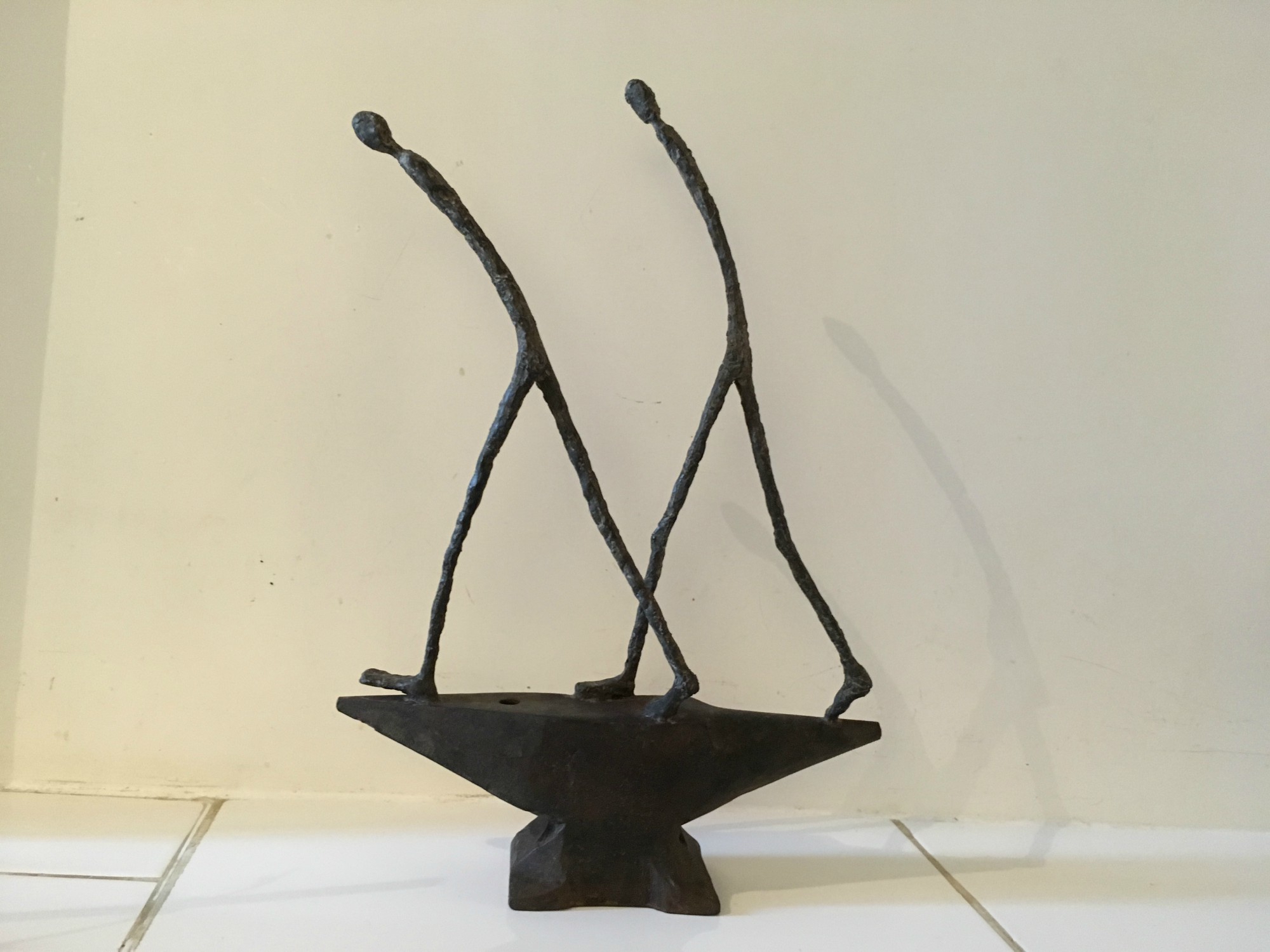La terre n'est pas ronde Sculpture Nadine de Garam Zeuxis