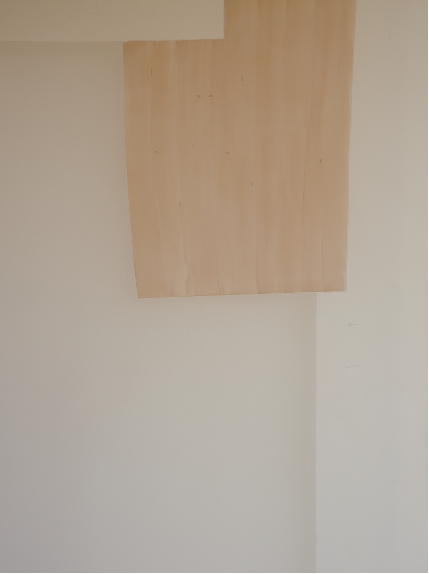 Enigma – Pale Umber, off white