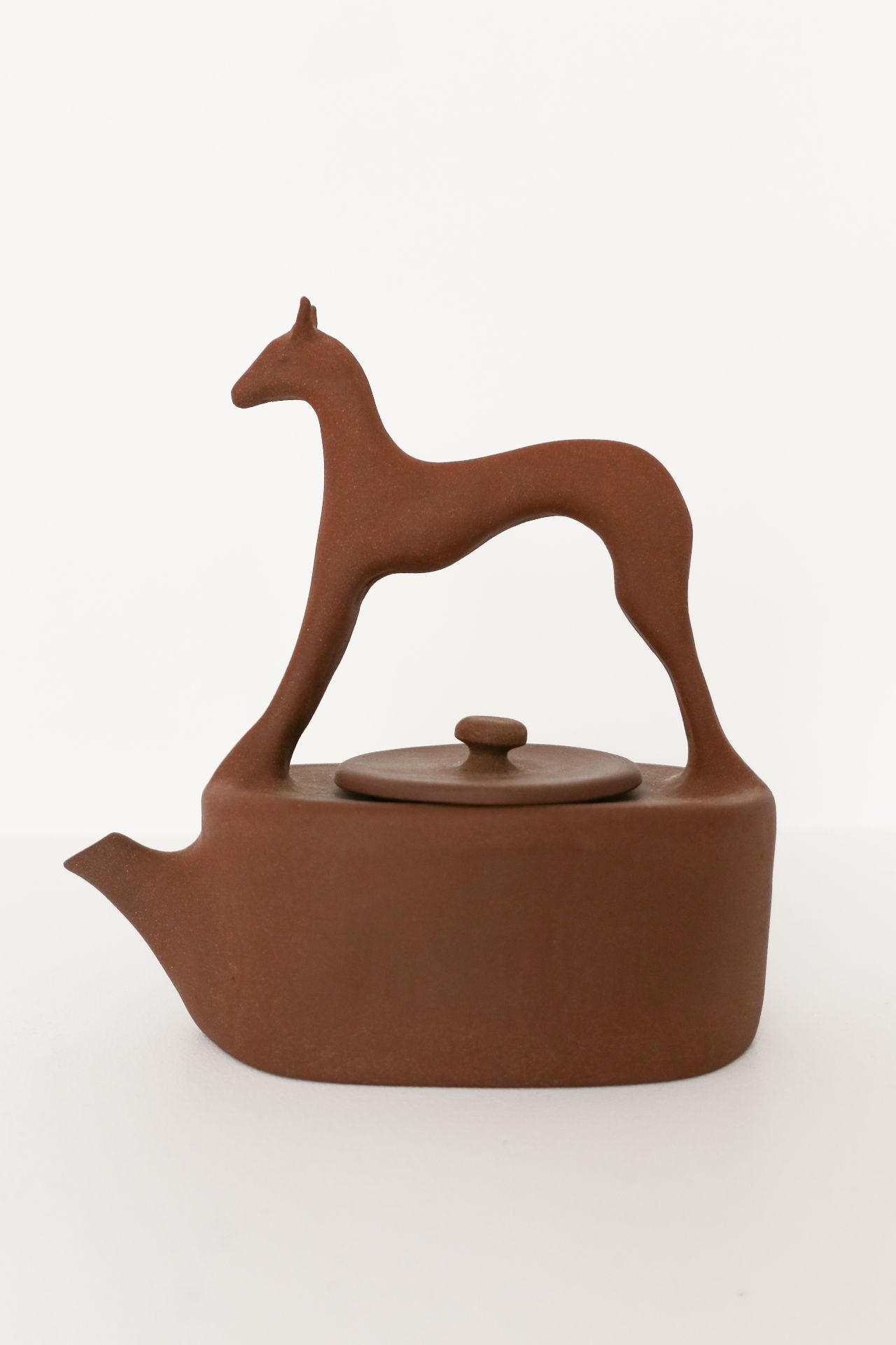 The Serving Dog (Théière)