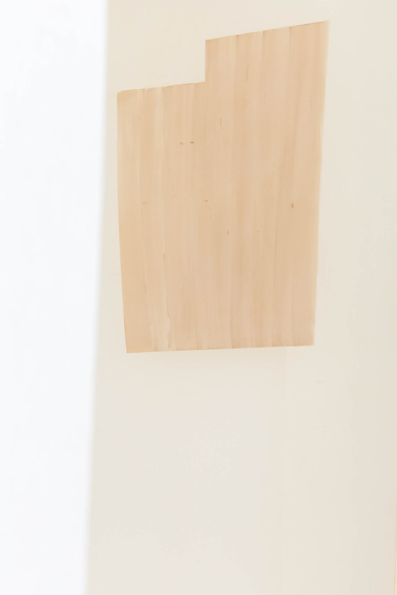 Enigma – Pale Umber, off white