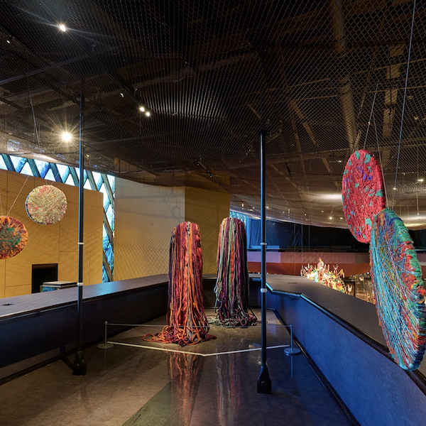 Sheila Hicks & Monique Lévi-Strauss au musée du quai Branly