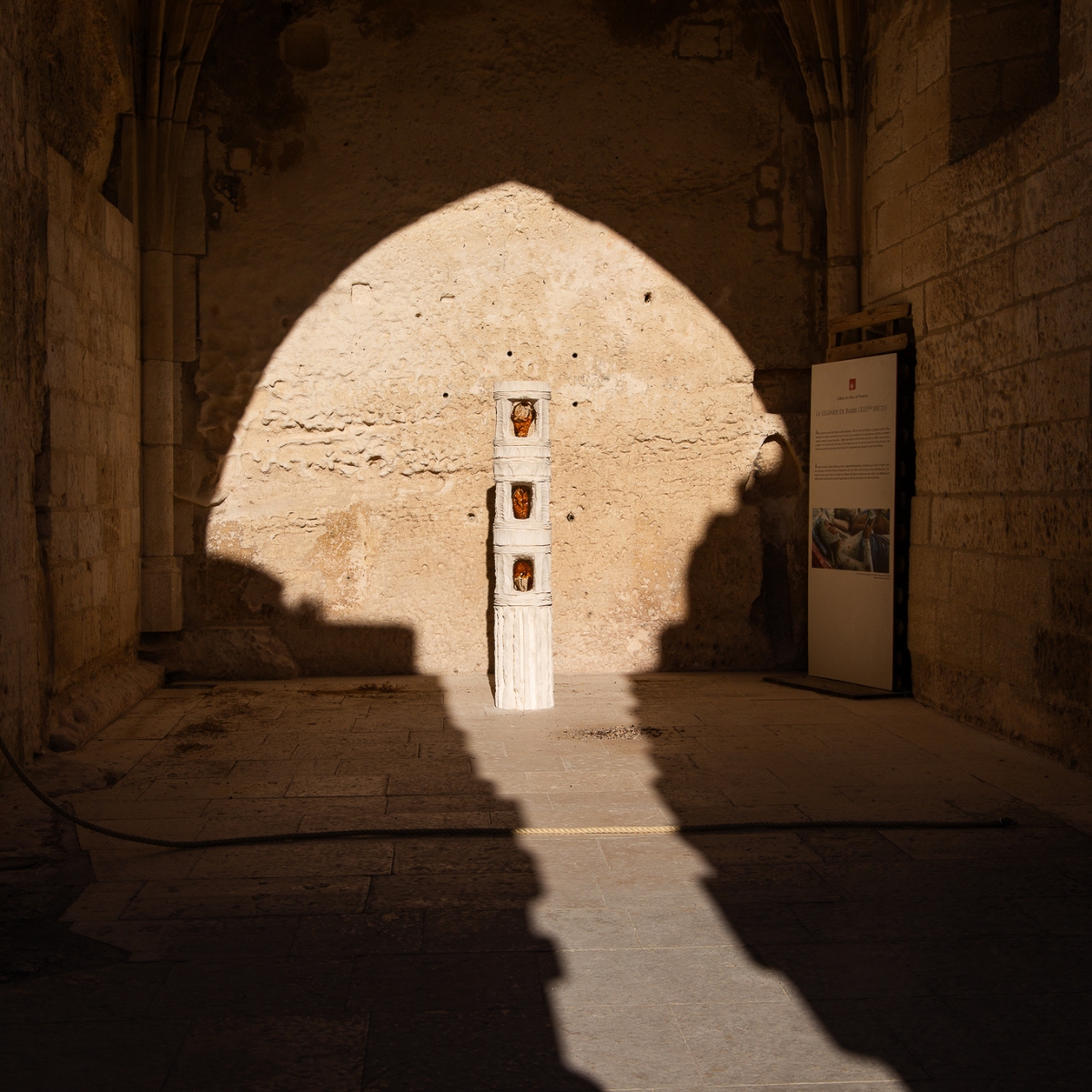 Audrey Guimard révèle la mémoire minérale des Baux-de-Provence