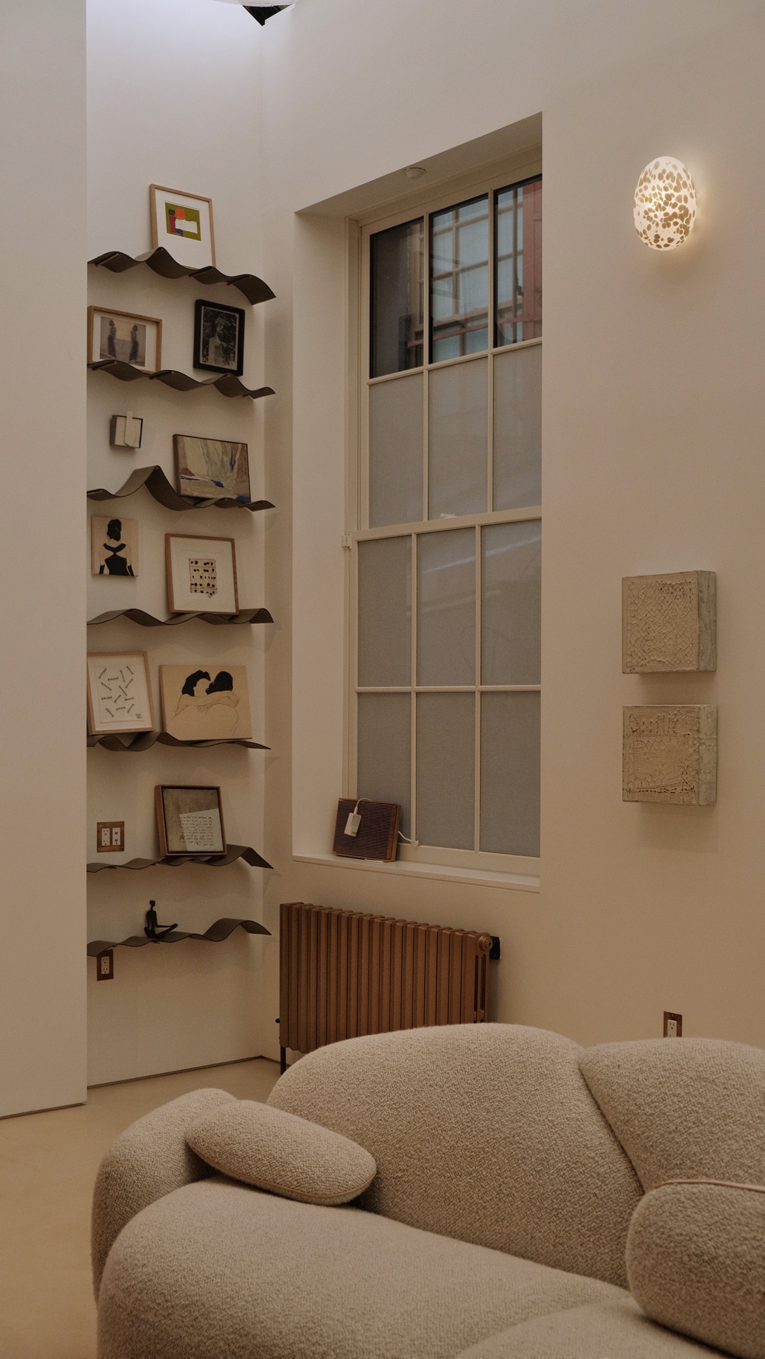 A collectiv hanging 