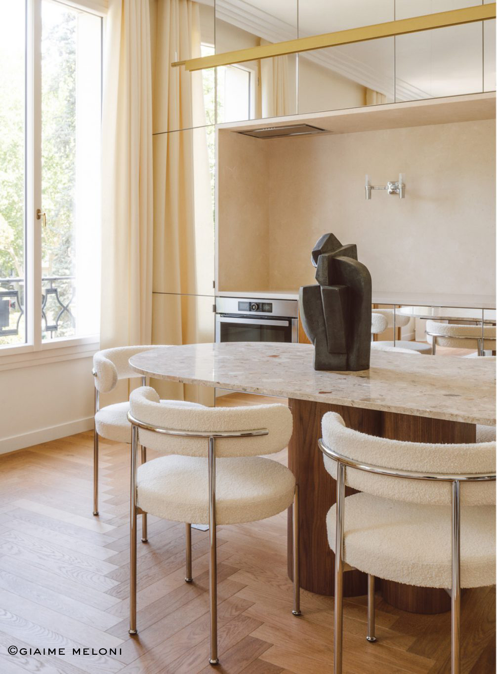 An apartment in Porte d'Auteuil